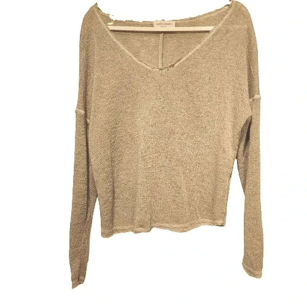 Saints & Hearts light green v neck sweater Size Small